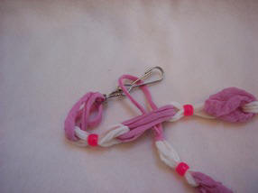 Step 10 Learn to make a lanyard with beads and nylon loops